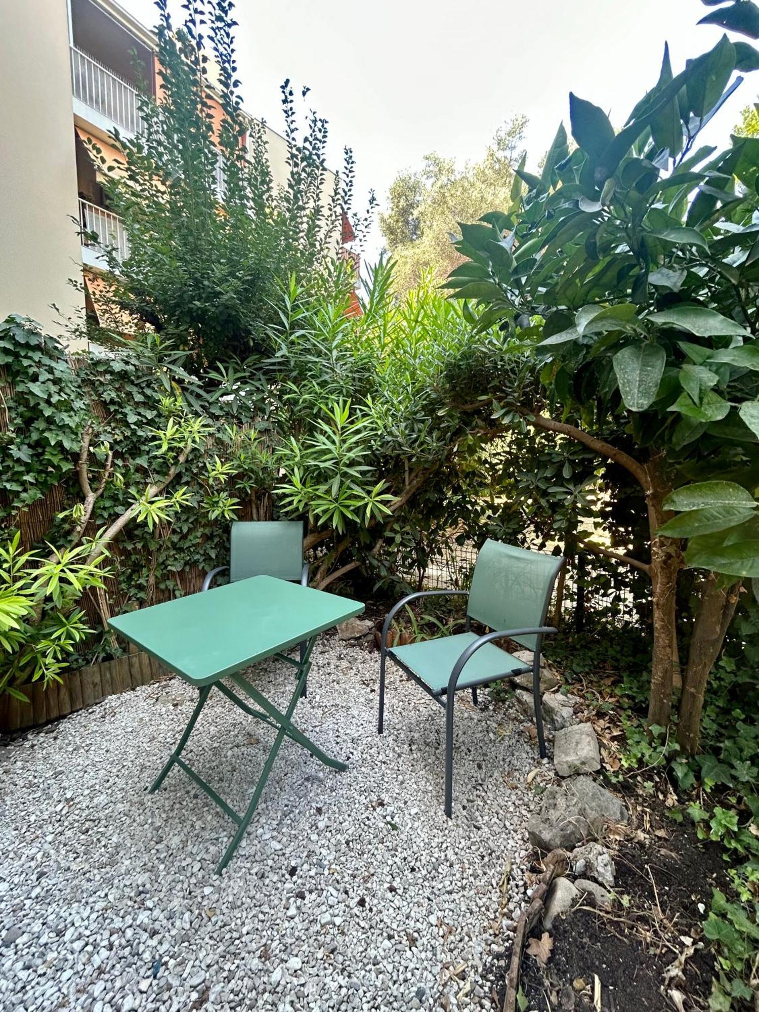 Charmant Studio Avec Jardin Антиб Екстериор снимка